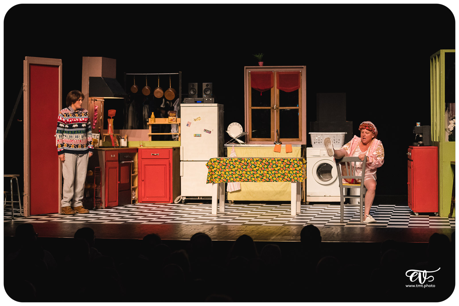 LES FEMMES SAVANTES (CIE DU DETOUR)